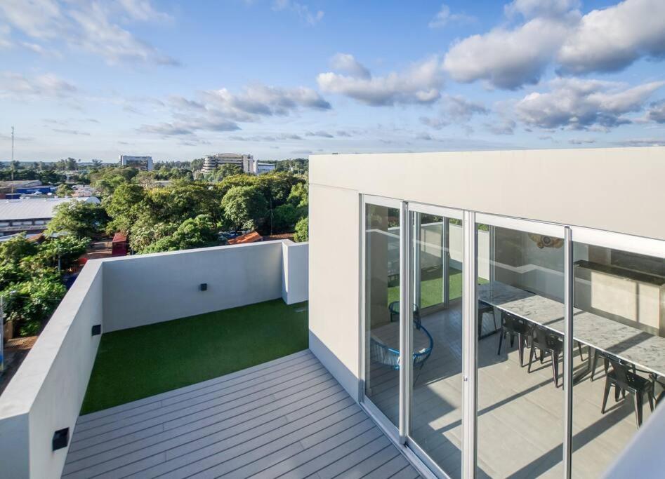 A Estrenar! Apartamento Con Pileta Zona Aeropuerto Wifi 200Mg Asunción Esterno foto